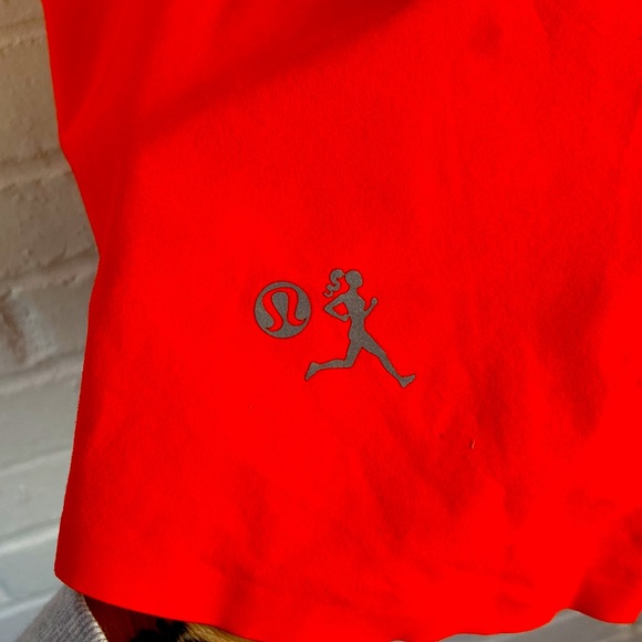 🍋 Lululemon Limited Edition Seawheeze 2012 Perforated Hi-Lo Tank 12 - Picture 2 of 3